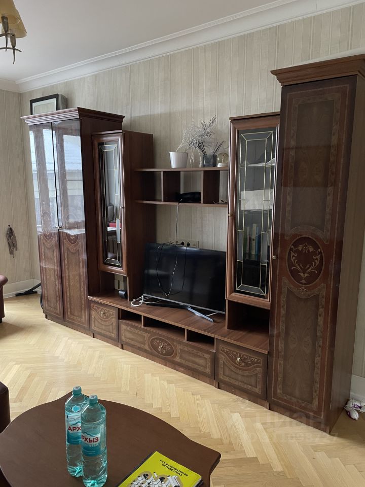 Продажа 2-комн квартиры на вторичном рынке Малый Патриарший переулок, 3