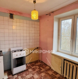 Продажа 1-комн квартиры на вторичном рынке улица Коммуны,  д. 13