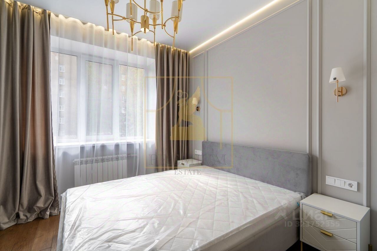 Продажа 2-комн квартиры на вторичном рынке 13-я Васильевского острова линия, 80