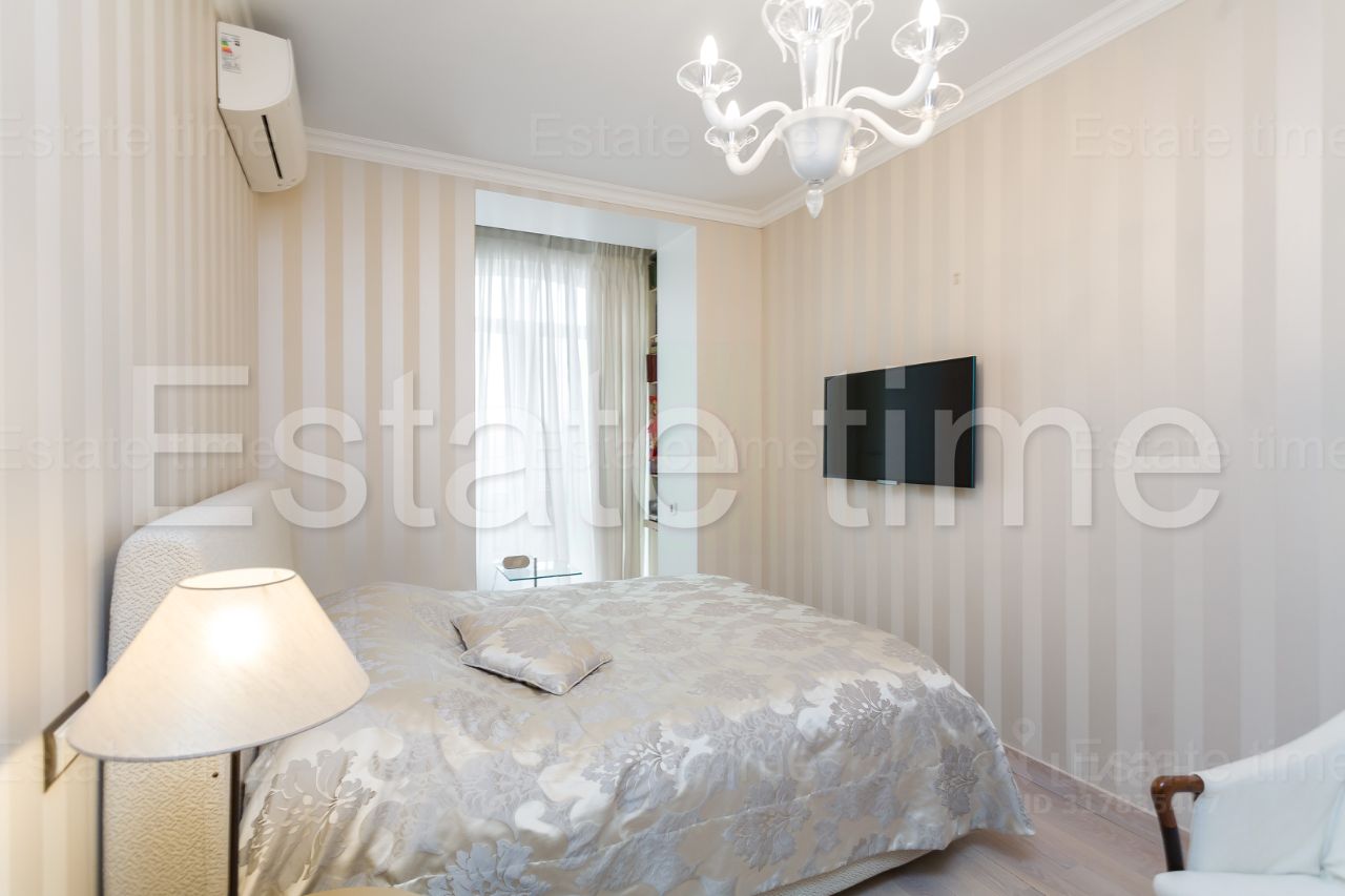 Продажа 3-комн квартиры на вторичном рынке Ломоносовский проспект, 14