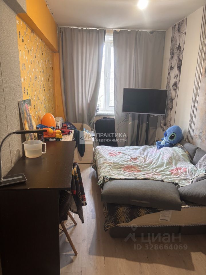 Продажа 3-комн квартиры на вторичном рынке Стрелецкая ул,  д. 16