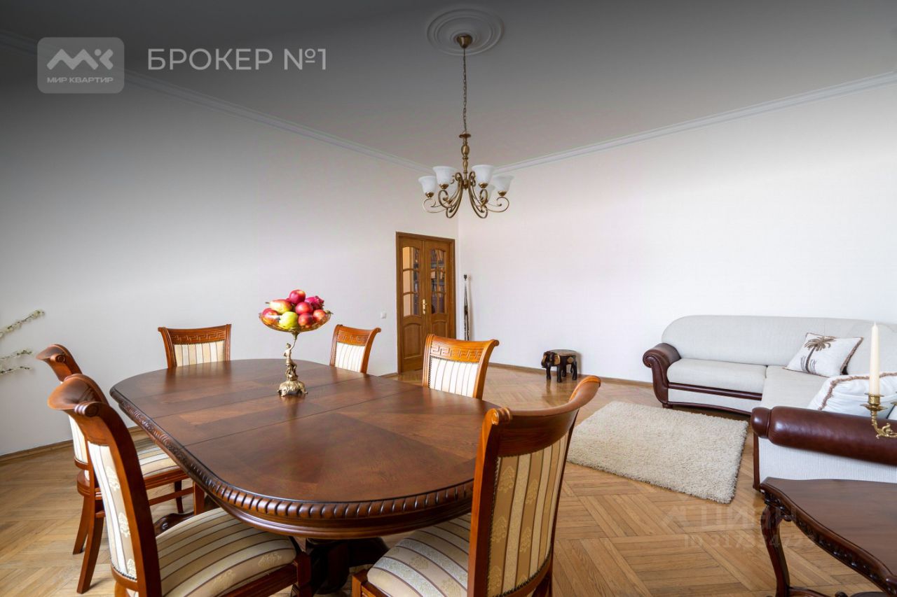 Продажа 4-комн квартиры на вторичном рынке Московский проспект, 149А