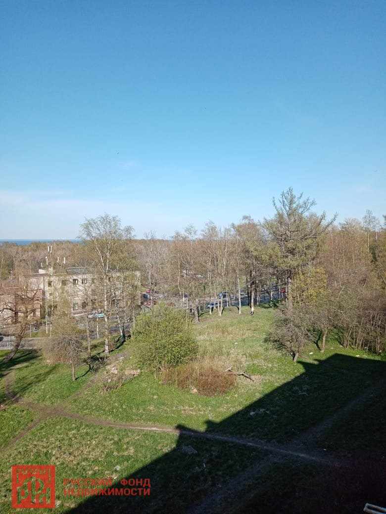 Продажа 3-комн квартиры на вторичном рынке Ломоносов г., Красного Флота ул. ,  д. 1