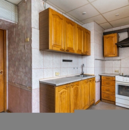 Продажа 3-комн квартиры на вторичном рынке Вязовая улица,  д. 8