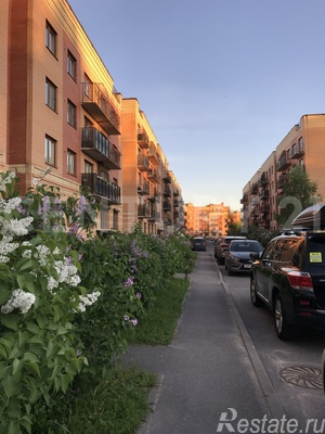 Продажа 1-комн квартиры на вторичном рынке Павловск, Слуцкая ул,  д. 9