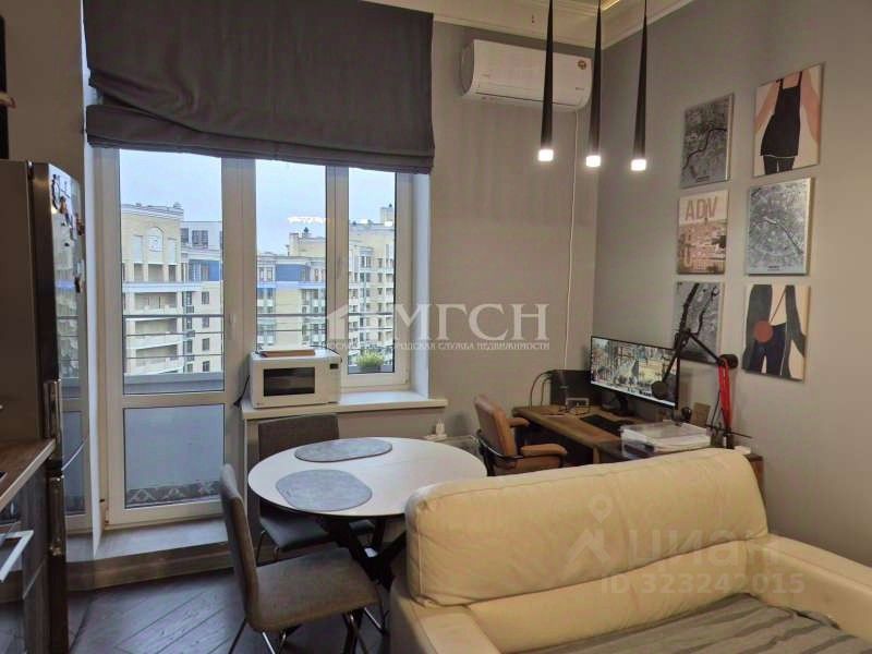 Продажа 2-комн квартиры на вторичном рынке Химки, улица Германа Титова, 3к2