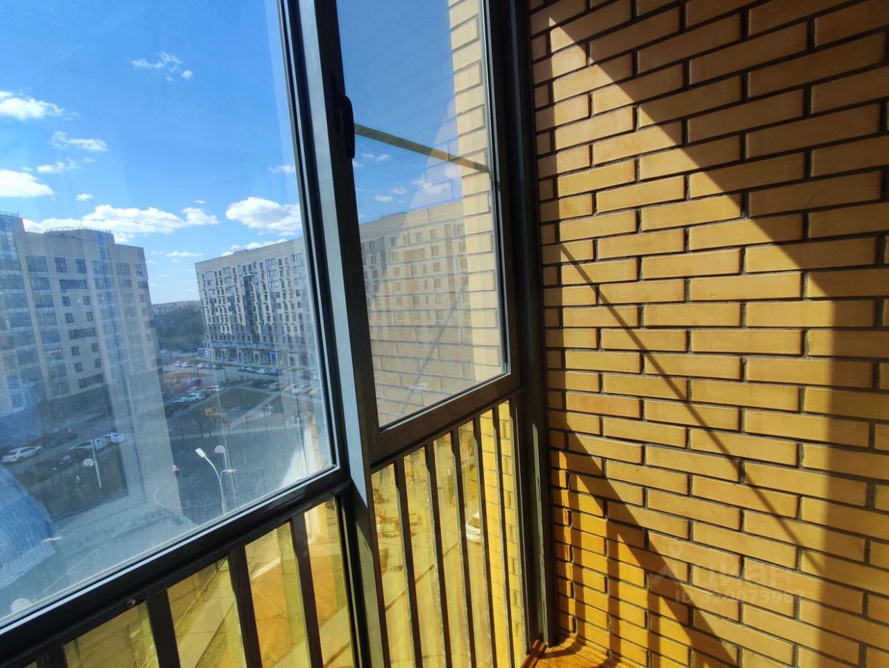 Продажа 2-комн квартиры на вторичном рынке пос. Мебельной Фабрики, улица Рассветная, 1