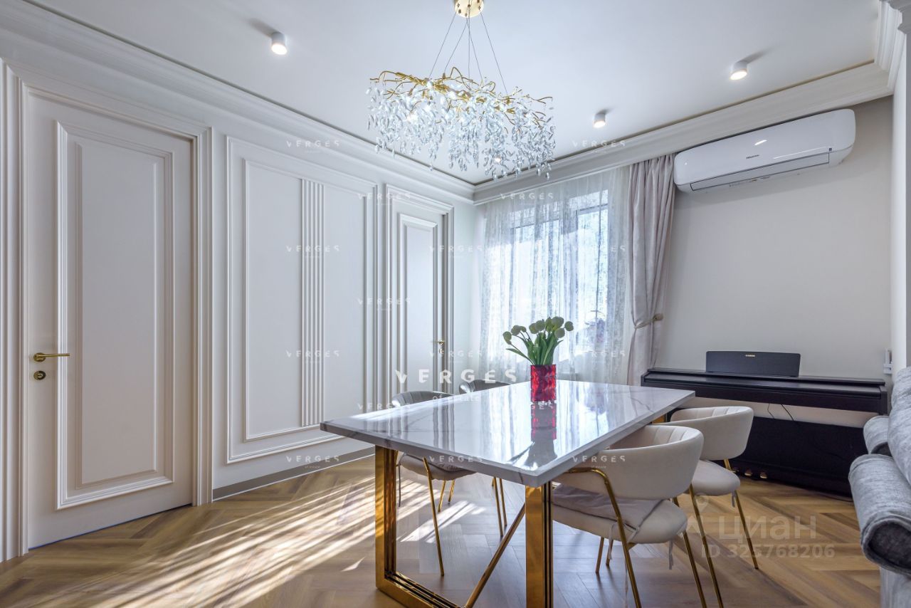 Продажа 4-комн квартиры на вторичном рынке Ленинский проспект, 111к1