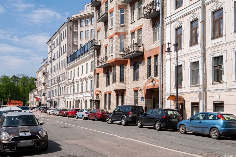 Продажа 3-комн квартиры на вторичном рынке Гангутская ул,  д. 8