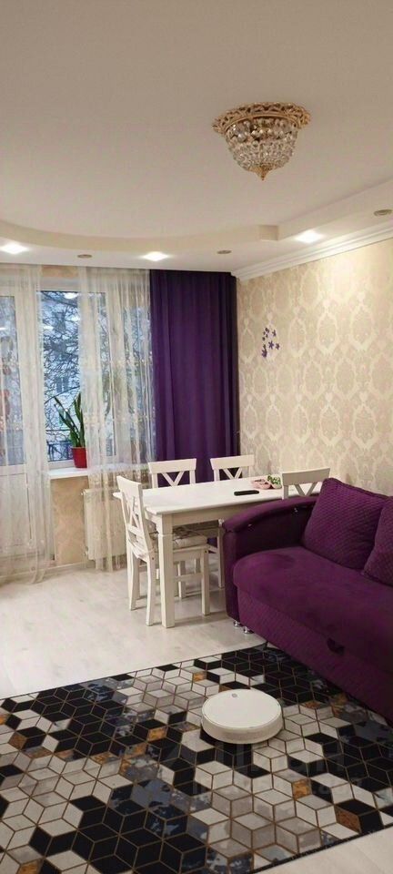 Продажа 2-комн квартиры на вторичном рынке улица Ленсовета, 61