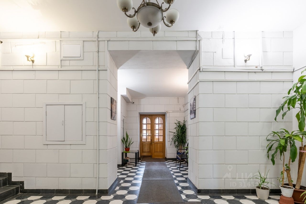 Продажа 4-комн квартиры на вторичном рынке переулок Брюсов, 8-10С1