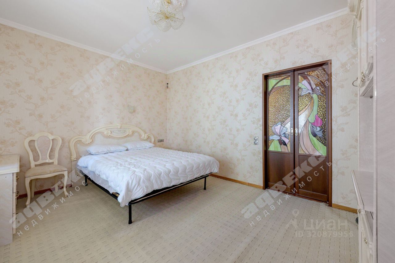 Продажа 2-комн квартиры на вторичном рынке улица Кораблестроителей, 32к3