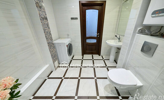 Продажа 4-комн квартиры на вторичном рынке Рощино, ул Социалистическая,  д. 15