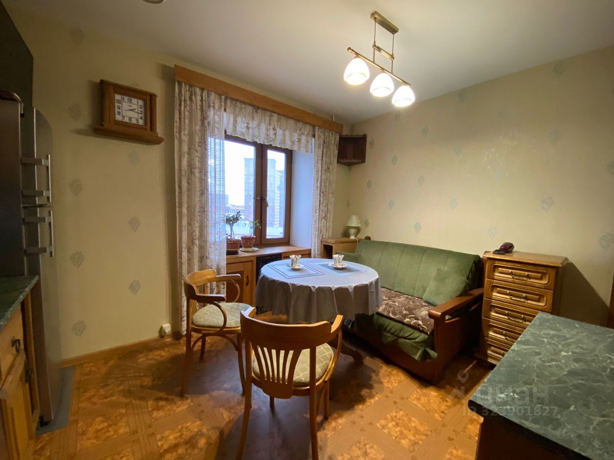 Продажа 3-комн квартиры на вторичном рынке улица Маршала Мерецкова, 2