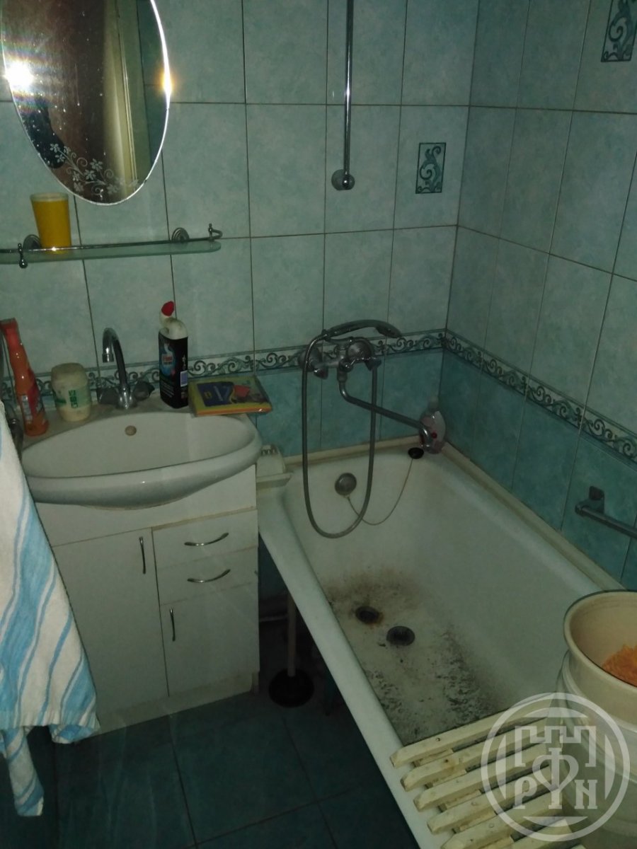 Продажа 3-комн квартиры на вторичном рынке Ломоносов г., Александровская ул. ,  д. 31