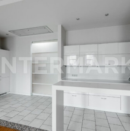 Продажа 3-комн квартиры на вторичном рынке Самотёчная улица,  д. 5