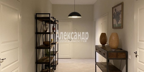 4-комн квартира Детская ул. ,  д. 18