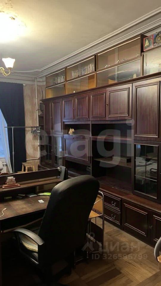 Продажа 3-комн квартиры на вторичном рынке Ропшинская улица, 1/32