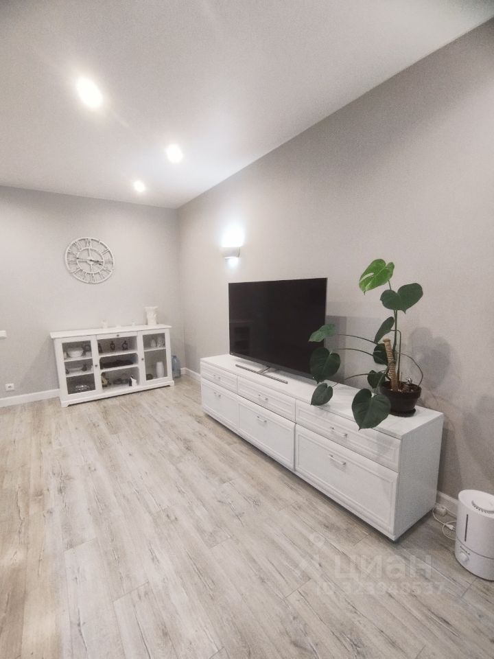 Продажа 2-комн квартиры на вторичном рынке Московский проспект, 73к5