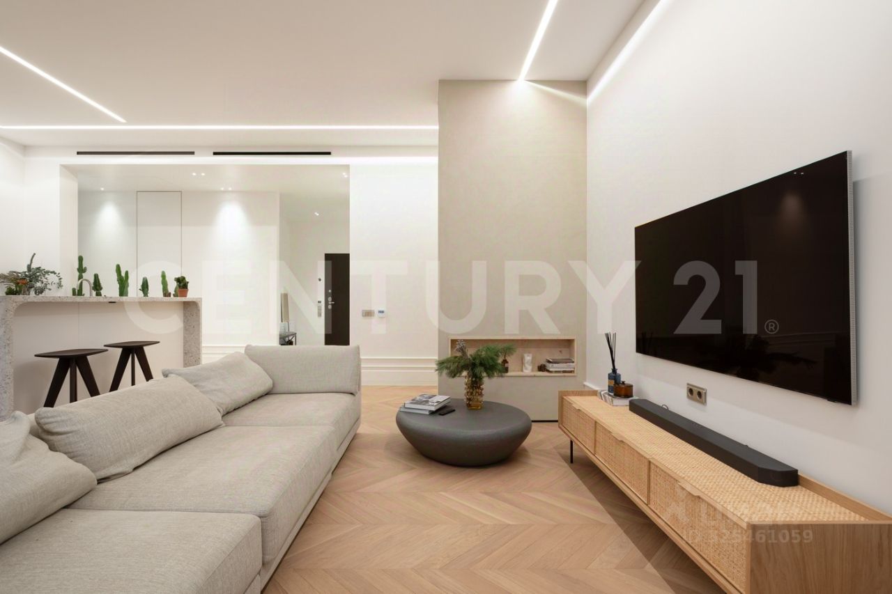 Продажа 4-комн квартиры на вторичном рынке Верхняя улица, 20к1