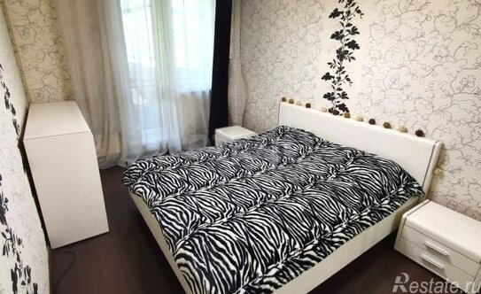 Продажа 3-комн квартиры на вторичном рынке Южнобутовская улица,  д. 121