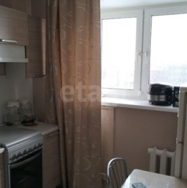 Продажа 1-комн квартиры на вторичном рынке Серпухов, Комсомольская улица,  д. 4