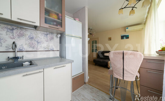 Продажа 2-комн квартиры на вторичном рынке Им Свердлова пгт, 1-й мкр,  д. 30