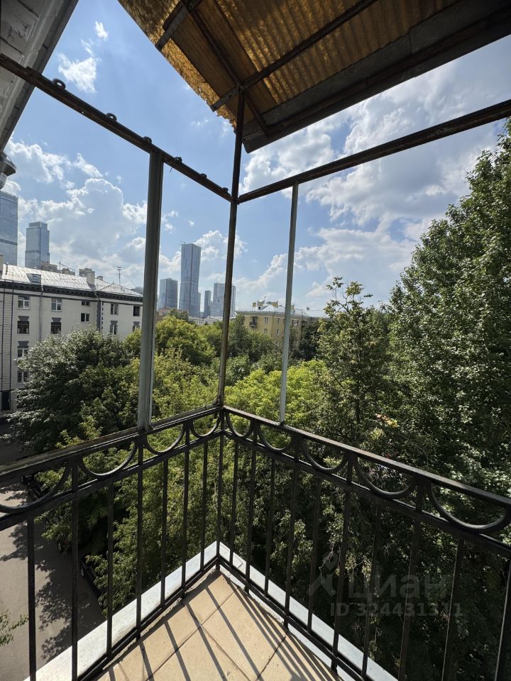 Продажа 3-комн квартиры на вторичном рынке улица Литвина-Седого, 7А