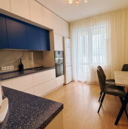 Продажа 2-комн квартиры на вторичном рынке Яхтенная улица,  д. 34