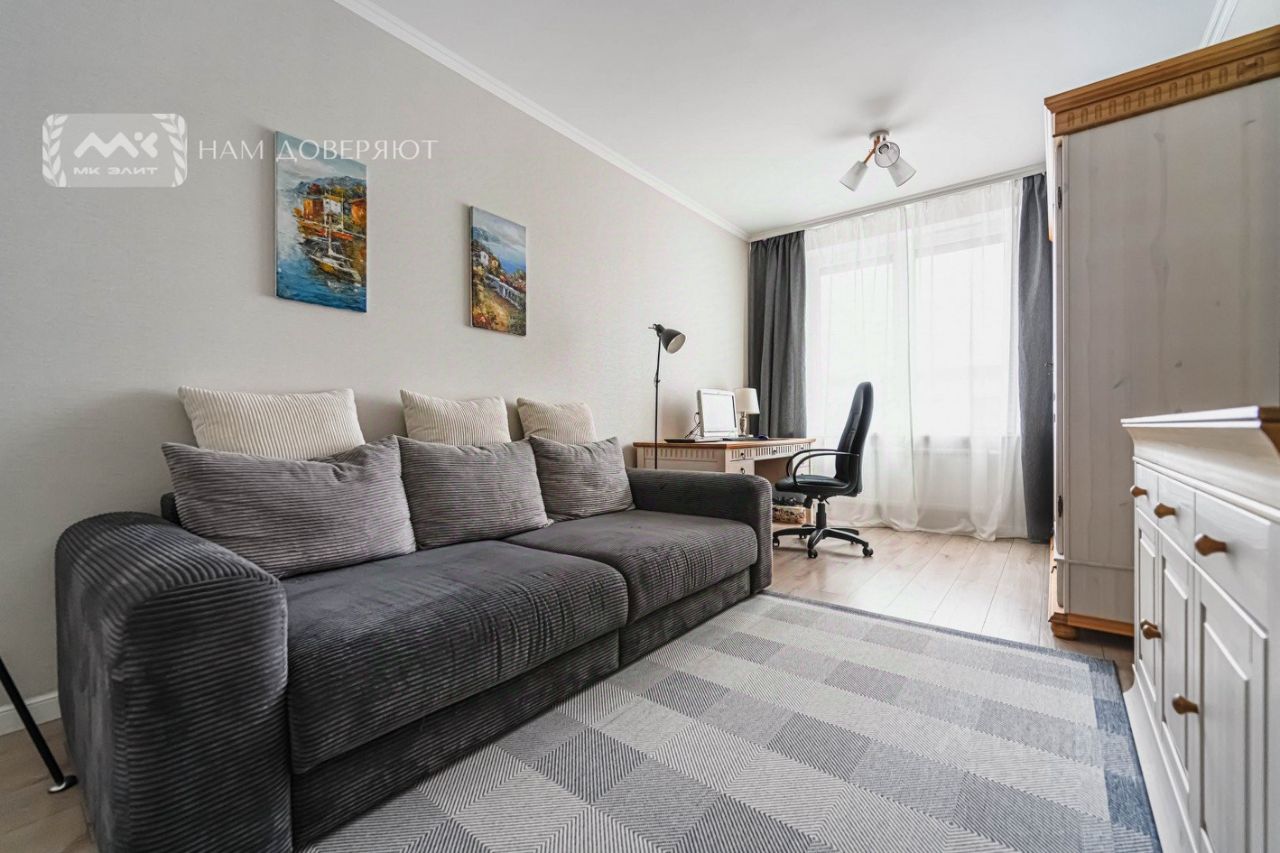 Продажа 3-комн квартиры на вторичном рынке улица Парфеновская, 9к1