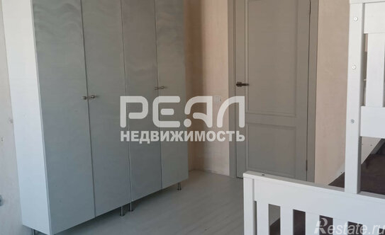 Продажа 4-комн квартиры на вторичном рынке Шушары п,  д. 8 к2