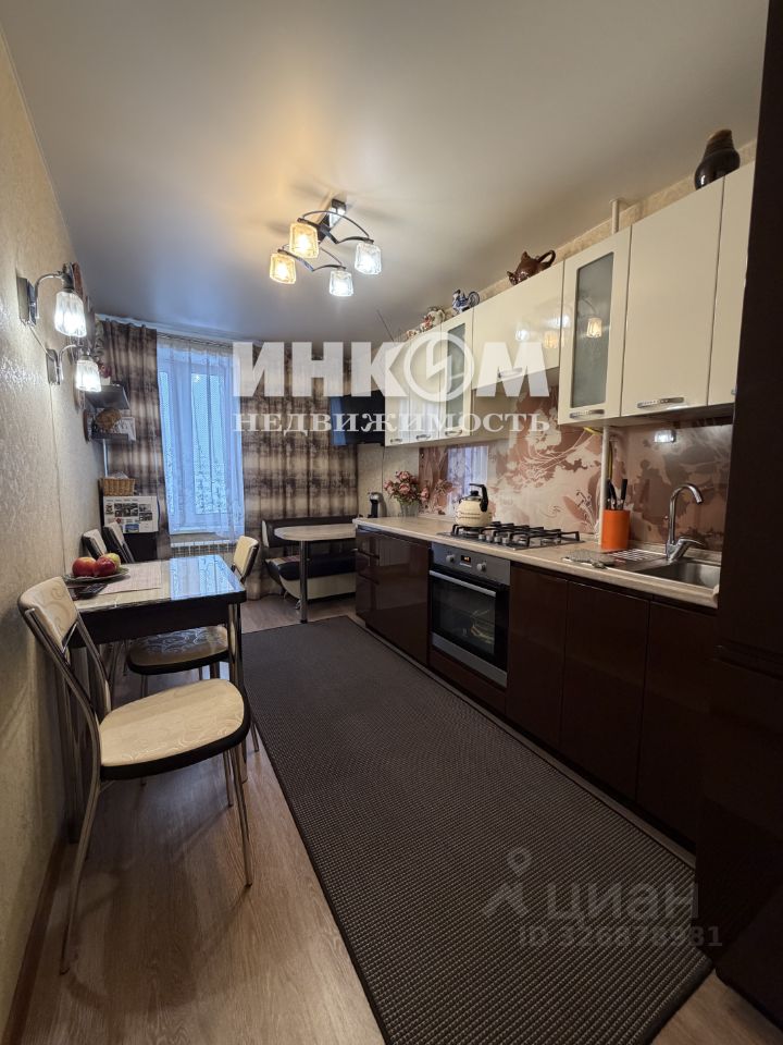 Продажа 3-комн квартиры на вторичном рынке улица Молостовых, 10К1