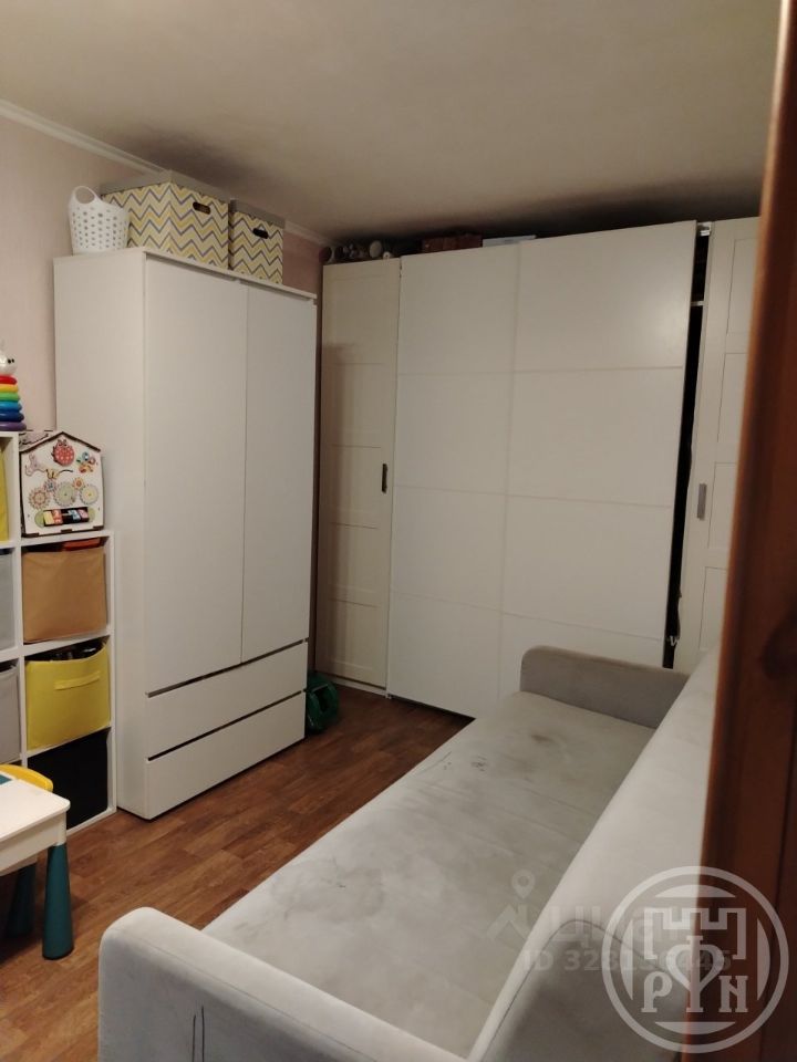 Продажа 2-комн квартиры на вторичном рынке пос. Стрельна, улица Гоголя, 12
