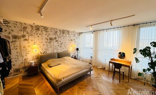 Продажа 4-комн квартиры на вторичном рынке ул Челюскина,  д. 6,  к. 1