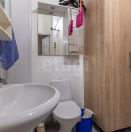 Продажа 3-комн квартиры на вторичном рынке ул Оптиков,  д. 34,  к. 2