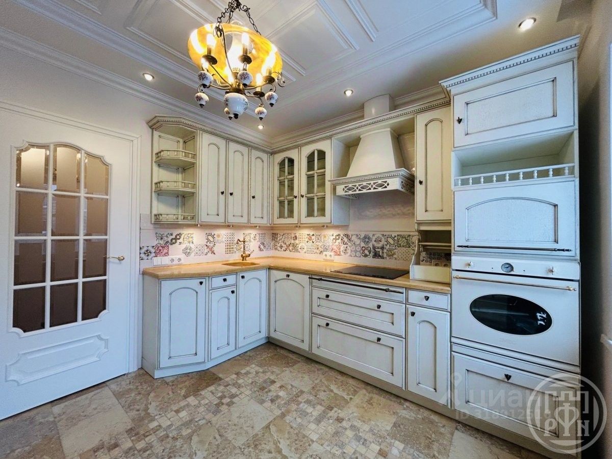 Продажа 4-комн квартиры на вторичном рынке Сертолово, улица Ветеранов, 10