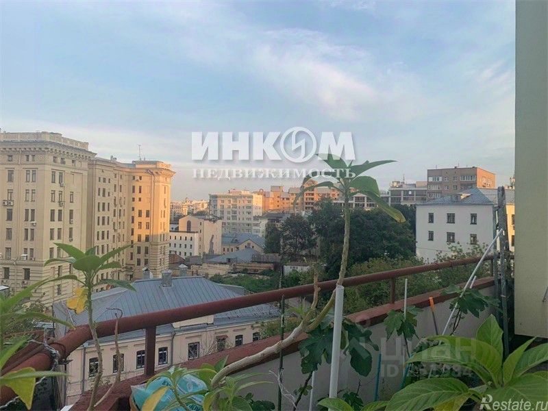 Продажа 3-комн квартиры на вторичном рынке Самотечный 2-й пер,  д. 1