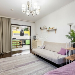 Продажа 2-комн квартиры на вторичном рынке проспект Медиков,  д. 10 к4