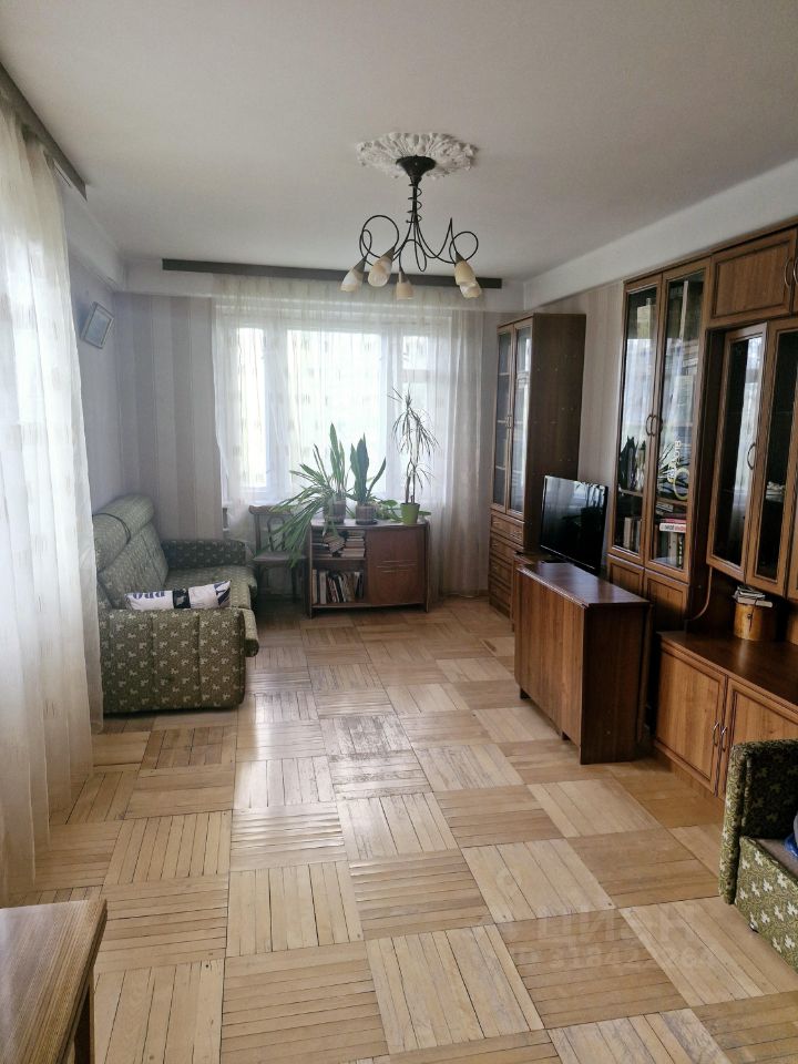 Продажа 4-комн квартиры на вторичном рынке улица Маршала Новикова, 11