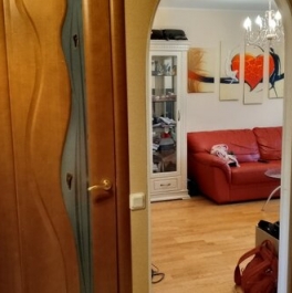 Продажа 3-комн квартиры на вторичном рынке Трамвайный пр-кт