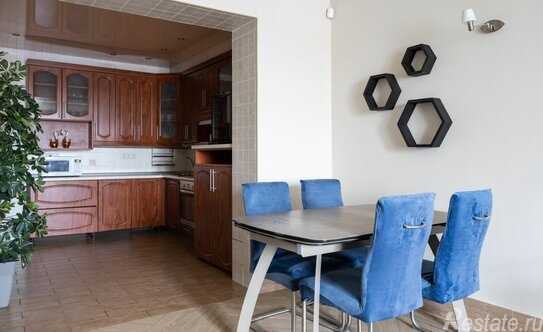 Аренда 3-комн квартиры на вторичном рынке Шпалерная улица,  д. 42