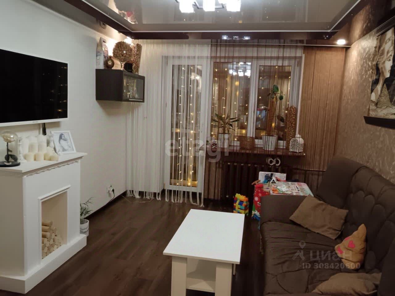 Продажа 2-комн квартиры на вторичном рынке Кириши, Советская улица, 12а