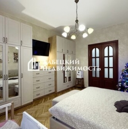 Продажа 3-комн квартиры на вторичном рынке 15-я линия,  д. 70