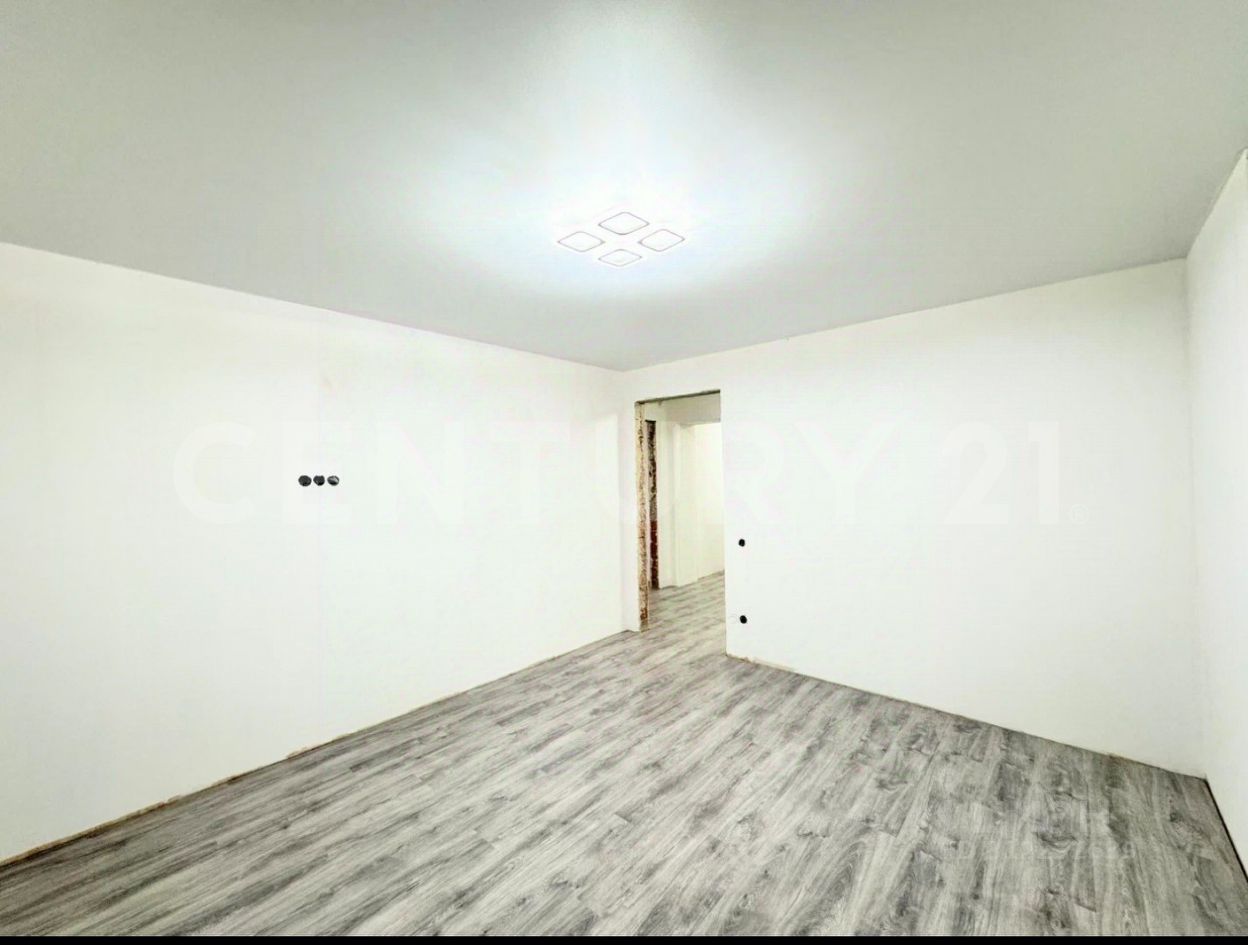 Продажа 3-комн квартиры на вторичном рынке пос. Шушары, Московское шоссе, 256к3