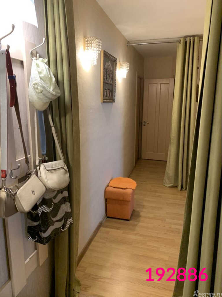 Продажа 3-комн квартиры на вторичном рынке Магаданская улица, 13