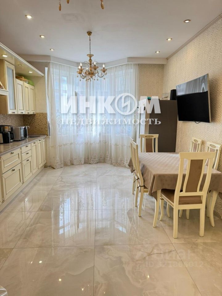 Продажа 3-комн квартиры на вторичном рынке Авиационная улица, 77к2