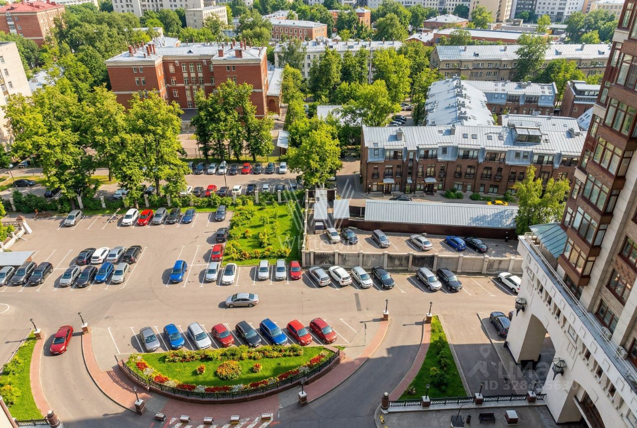 Продажа 4-комн квартиры на вторичном рынке Чапаевский переулок, 3