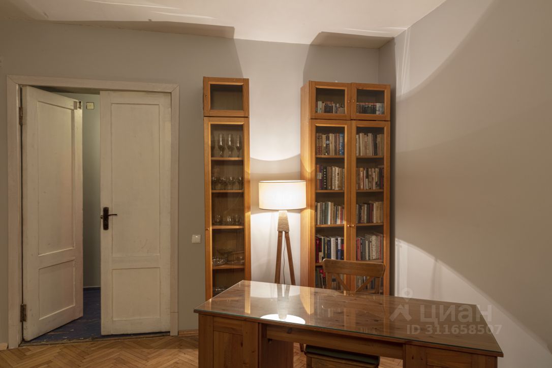 Аренда 4-комн квартиры на вторичном рынке Кузнечный переулок, 14б