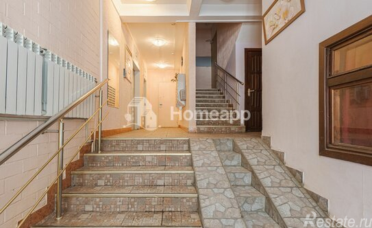 Продажа 2-комн квартиры на вторичном рынке Осенний б-р,  д. 10,  к. 1