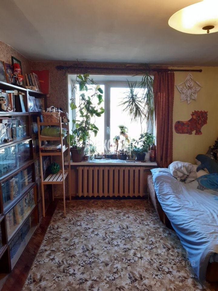 Продажа 2-комн квартиры на вторичном рынке улица Трефолева, 22/25